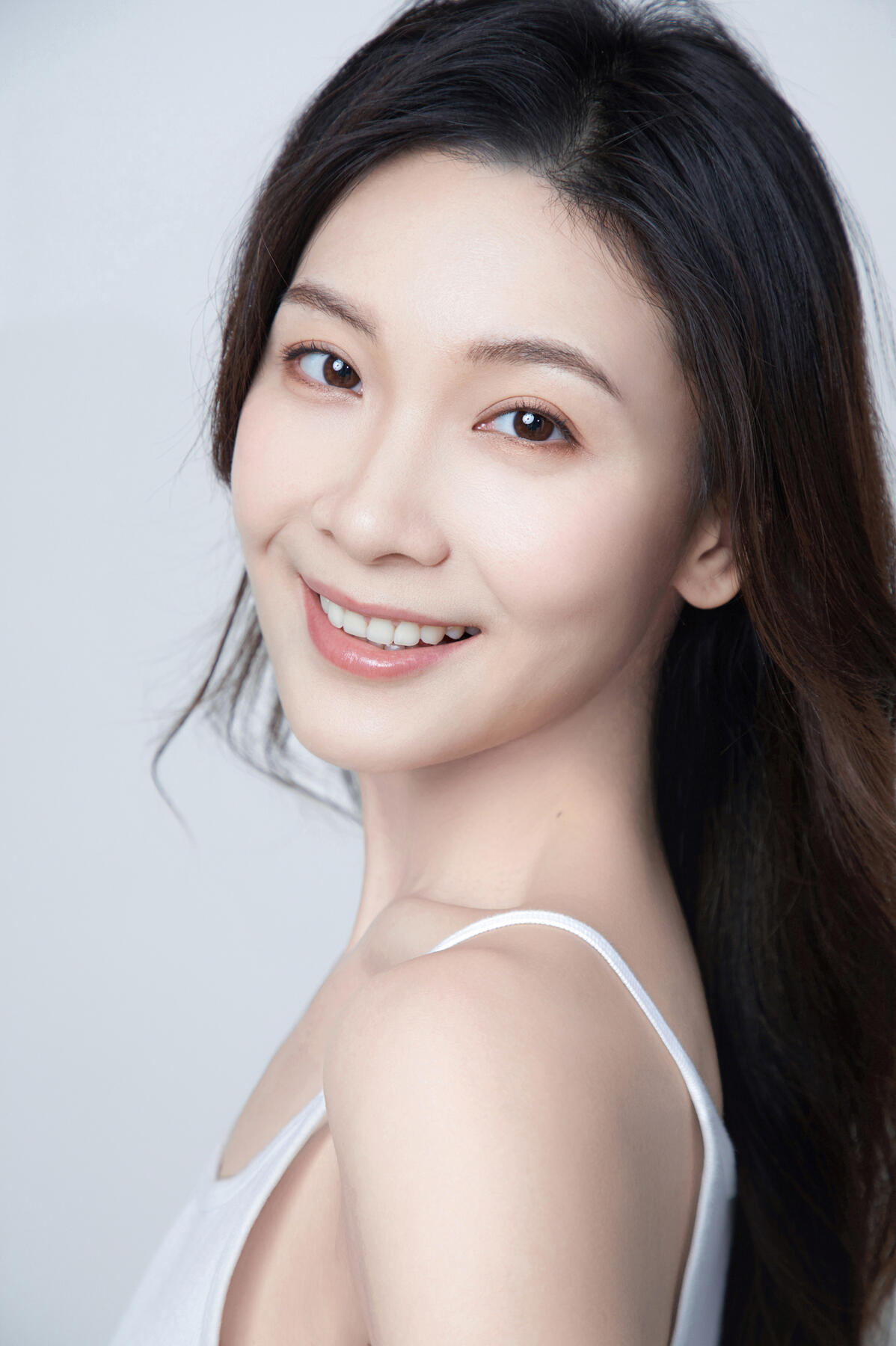 肖伊谷博士 中國女歌手、演員